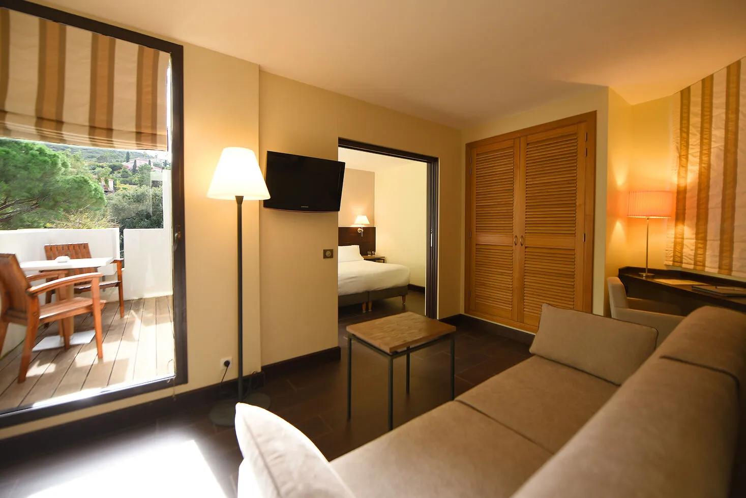 Suite spacieuse à l'hôtel La Roya à Saint-Florent