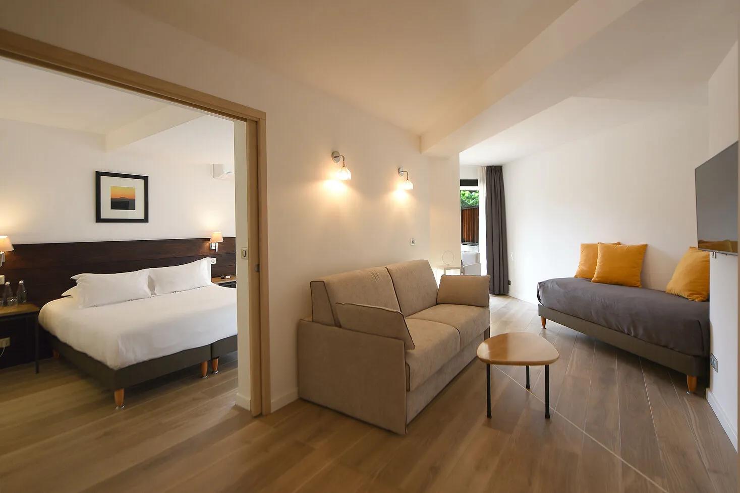 Suite confortable à l'hôtel La Roya à Saint-Florent