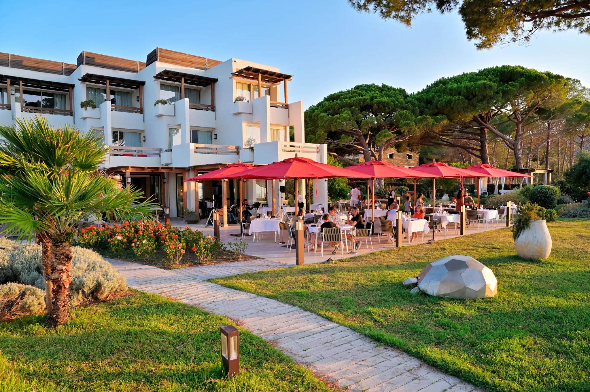 Terrasse charmante de l'hôtel La Roya 4**** à Saint-Florent
